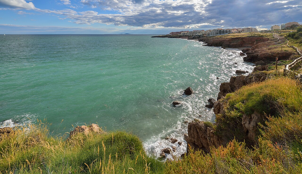 La crique de l'Anau et la c�te rocheuse de la Corniche � S�te